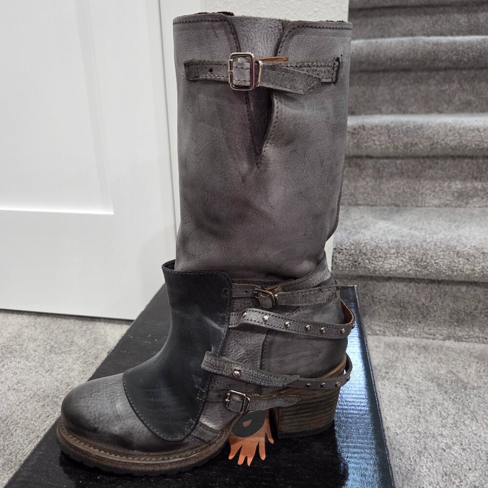 *Brand New* Freebird Clayton Boot in Stone Color, Size 10